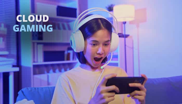 Cloud Gaming - Live Casino Magic - Live CasinoMagic Foullrop85j.08.47h Gaming concept illustrated through a headset-wearing mobile gamer using cloud gaming technology to stream gameplay on a handheld device.