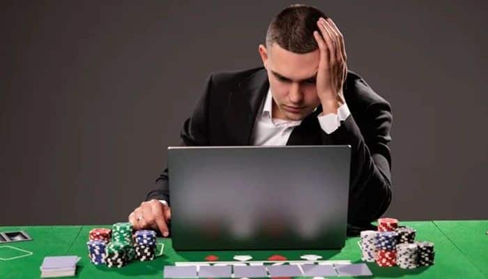 What Do Player Complaints Say - Live Casino Magic - Live CasinoMagic Raging Bull Casino player complaints review showing online gambling concerns, withdrawal issues, bonus disputes, and user experiences with casino services